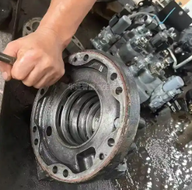 掘進(jìn)機配件齒輪油潤滑系統(tǒng)注意事項